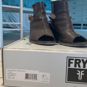 Gently worn Frye Izzy Artisan sling